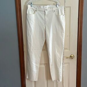 New-Old Navy-14 tall-cream- boyfriend  jeans. five pocket ,belt loops ,jeans